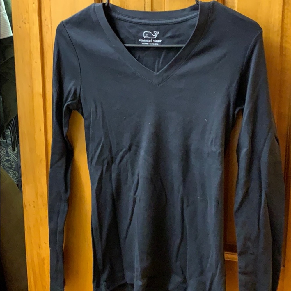 Vineyard vines long sleeved black tee